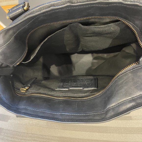 COACH Black genuine leather tote bag - Picture 10 of 11